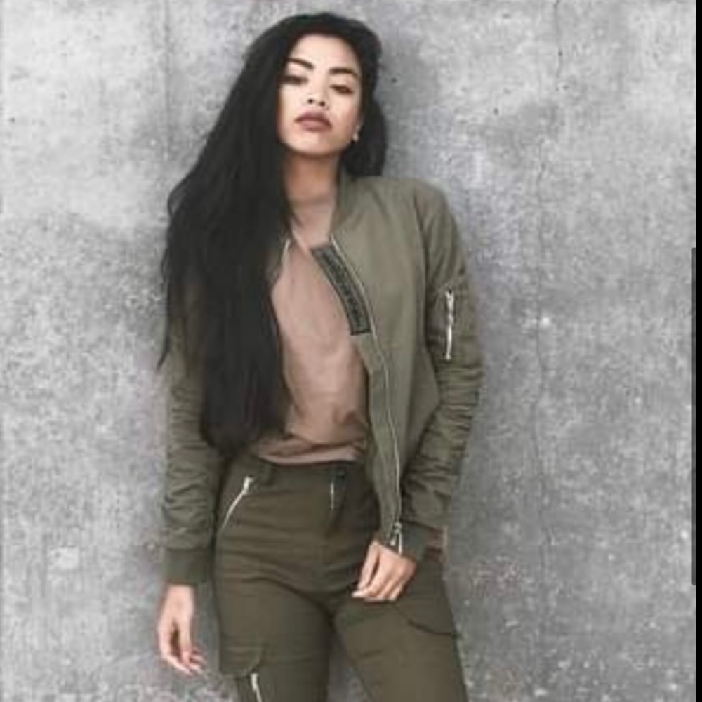 Maniere De Voir Ma1 Bomber Jacket Khaki Camo Green Size small fits more for (XS)